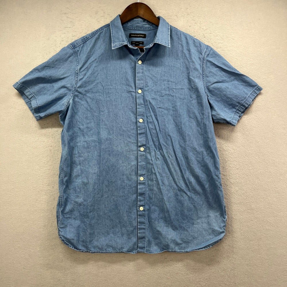 Banana Republic Shirt Mens L Blue Chambray Camden Fit Short Sleeve Button Up
